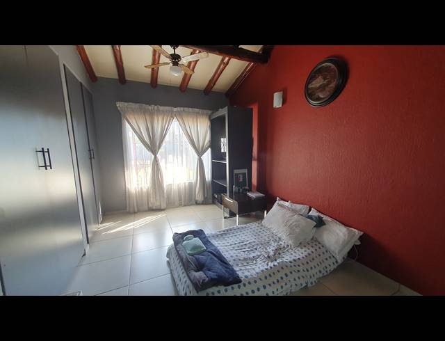 3 BEDROOM FREEHOLD FOR SALE IN BRACKENDOWNS
